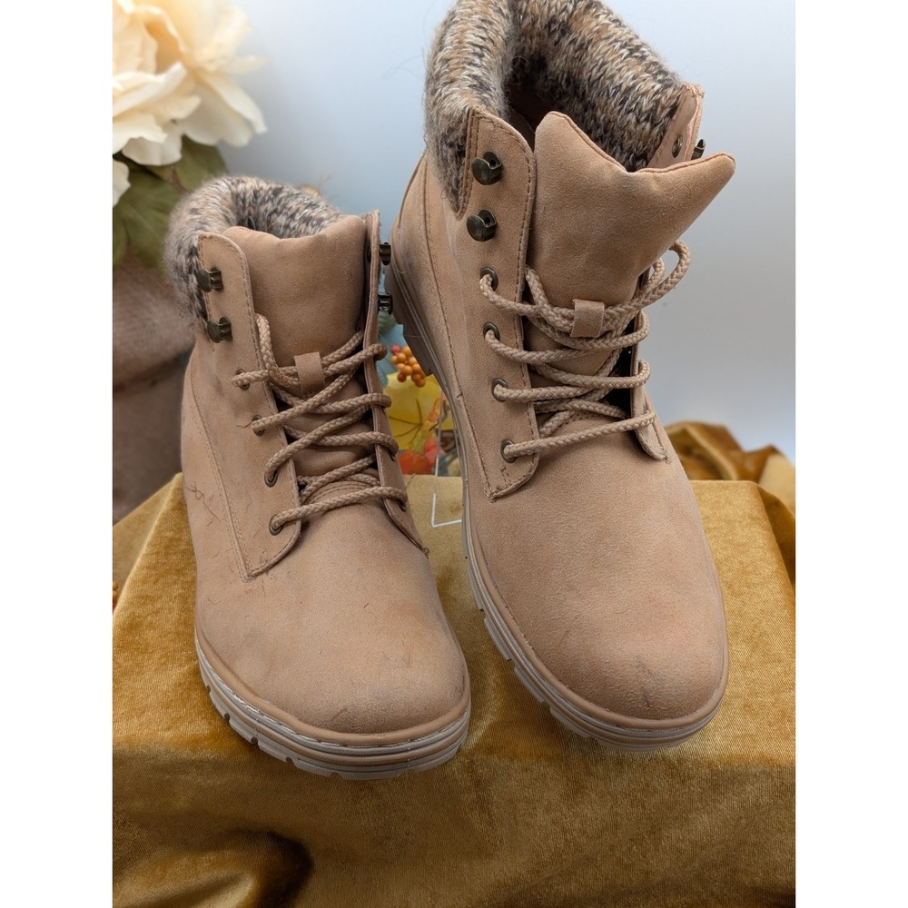 Cliffs by White Mountain Kalina Tan Hiker Ankle Booties Knit Collar Women's 9.5M